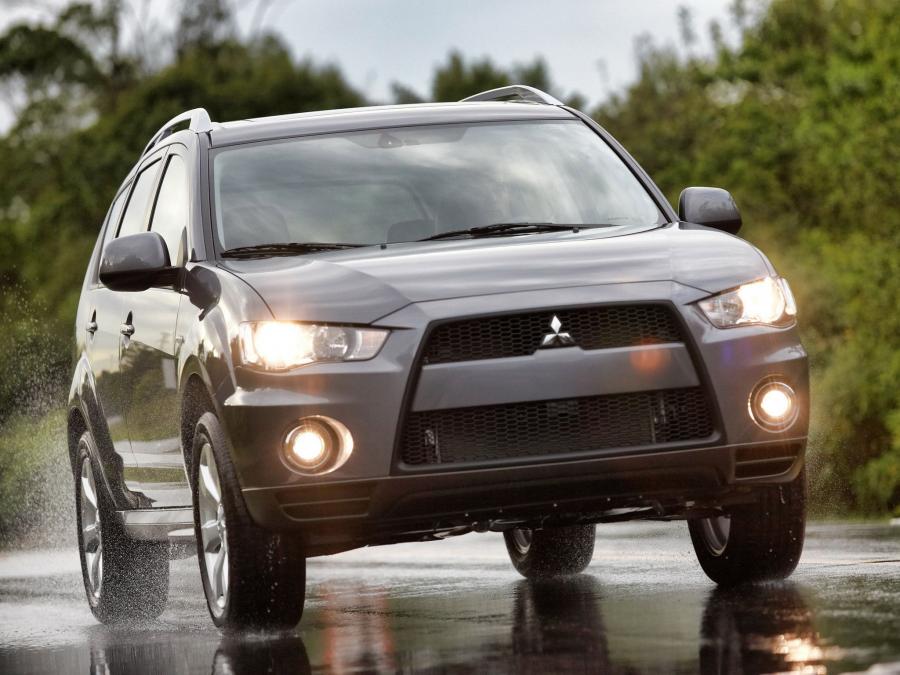  Mitsubishi Outlander 2009 года  (US) (фото 5 из 41)